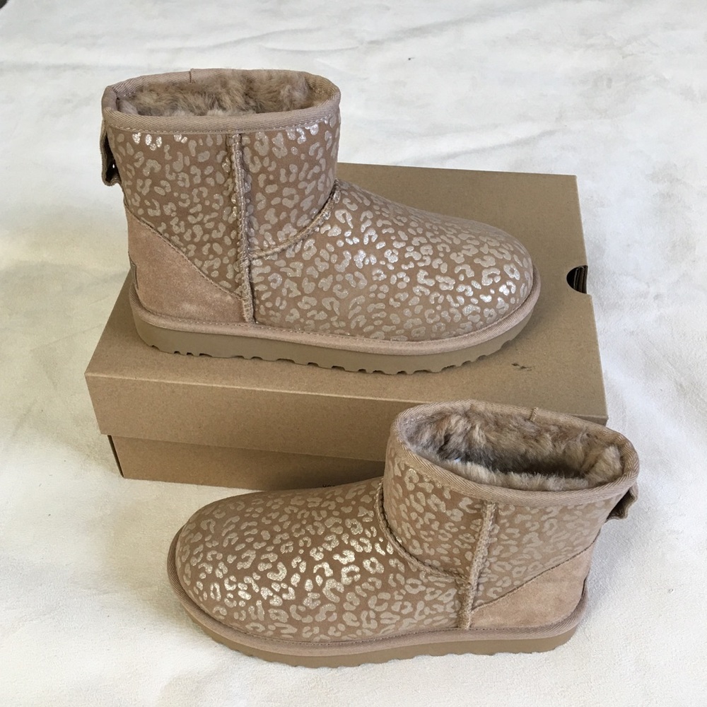 Ugg Classic mini snow leopard boot
